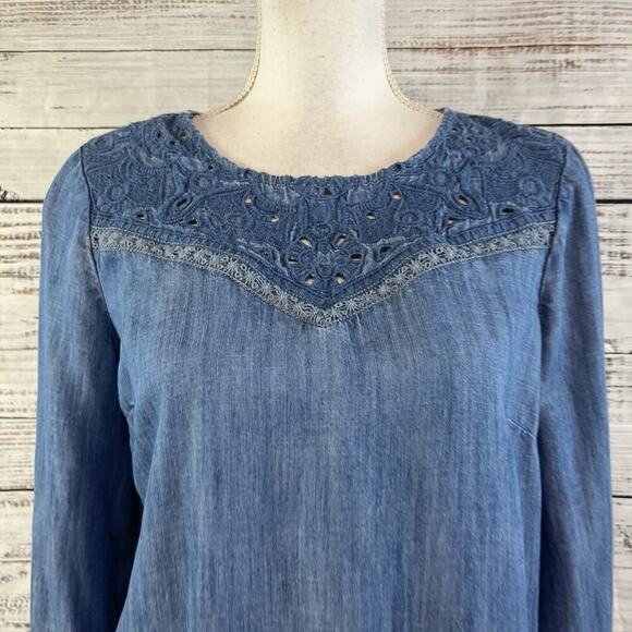 Talbots Blouse Top size Small Denim Chambray Tencel Lace Boho Peasant Modest - Picture 5 of 10